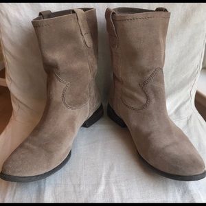 Women’s Sz 7 Vince Camuto Leather Slip-On Boots